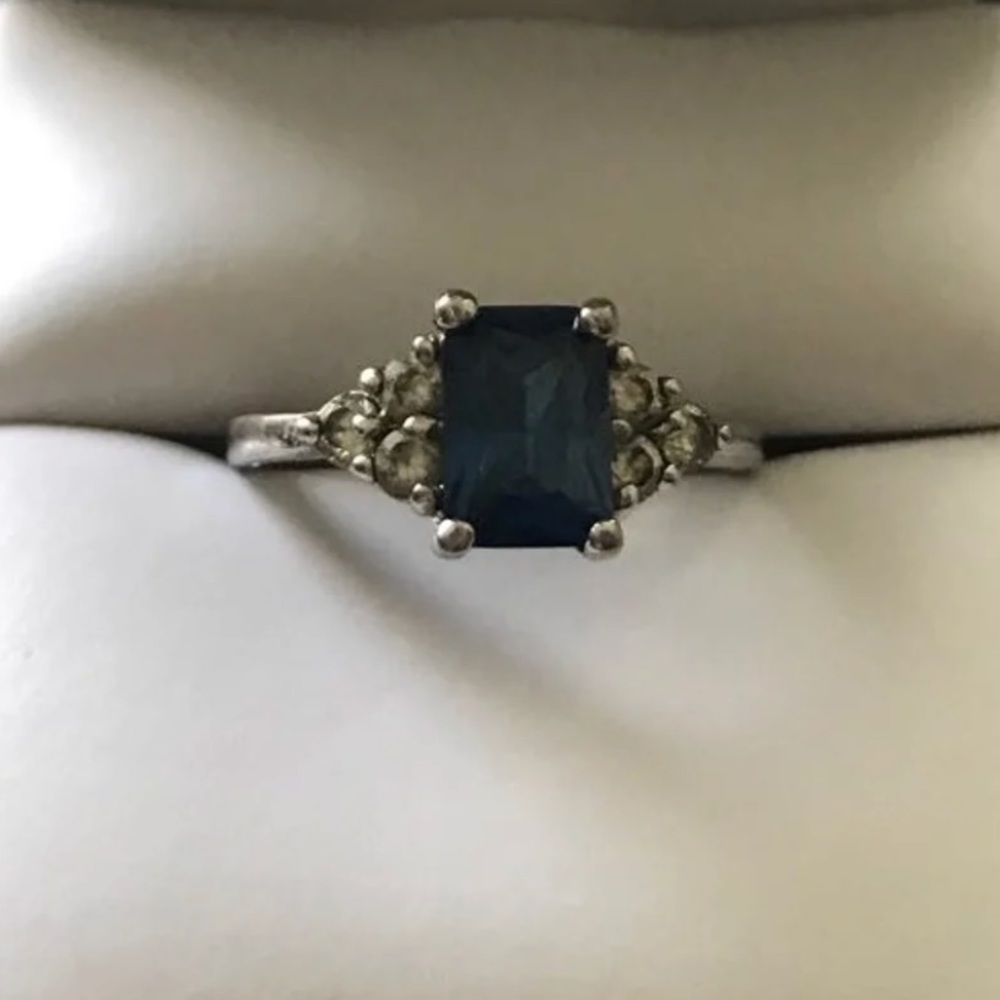 Sapphire ring